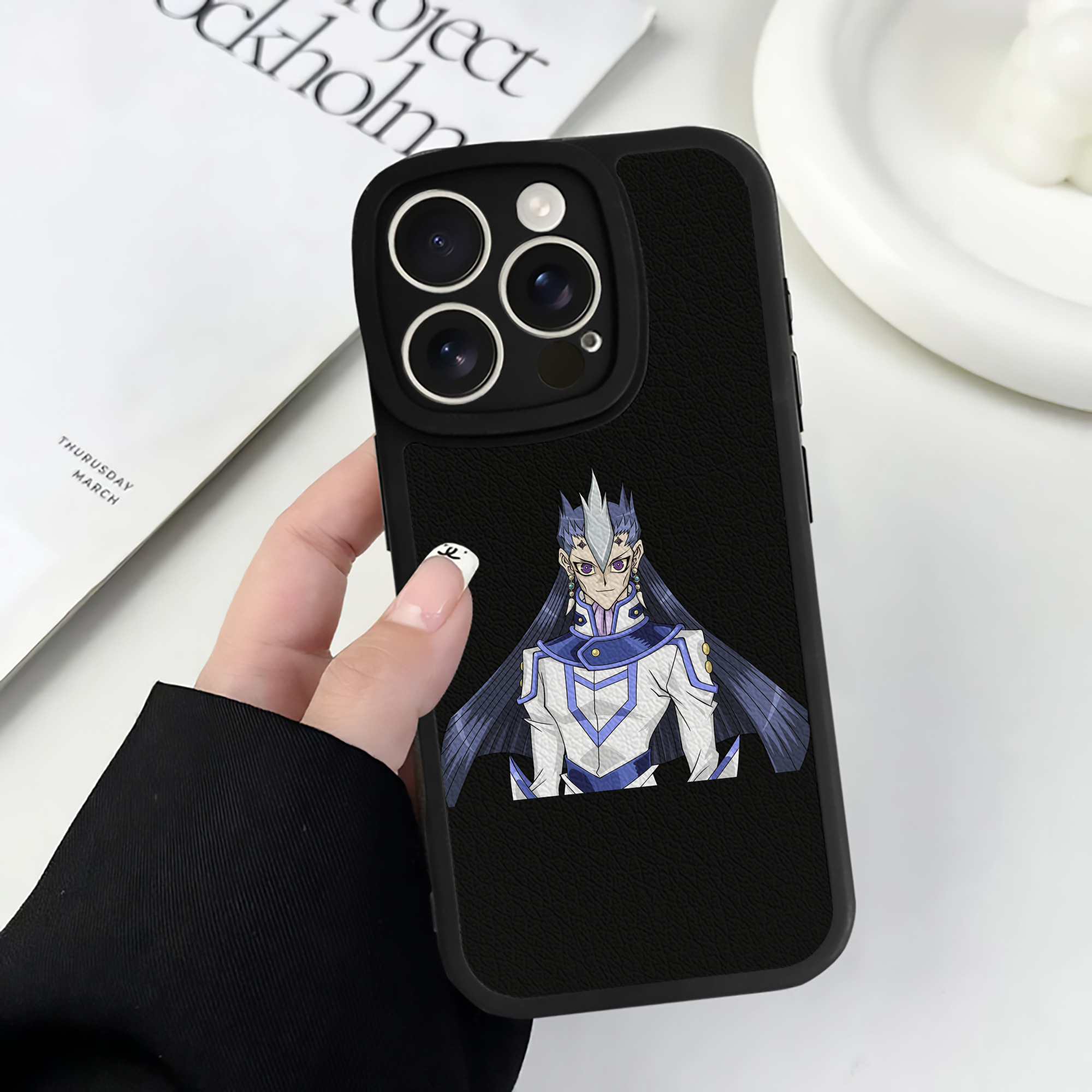 （画像用） 遊☆戯☆王 Yu-Gi-Oh! 【iPhone 16シリーズ対応】シリコンスマホケース（レザー調） 材質：シリコン